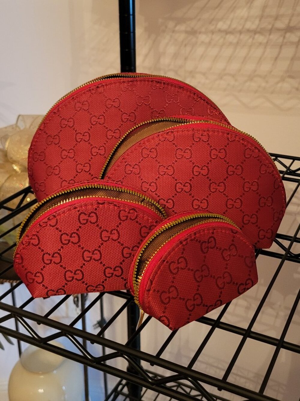 **Pretty red makeup bag set. 4 pieces!  No brand. Never used.
